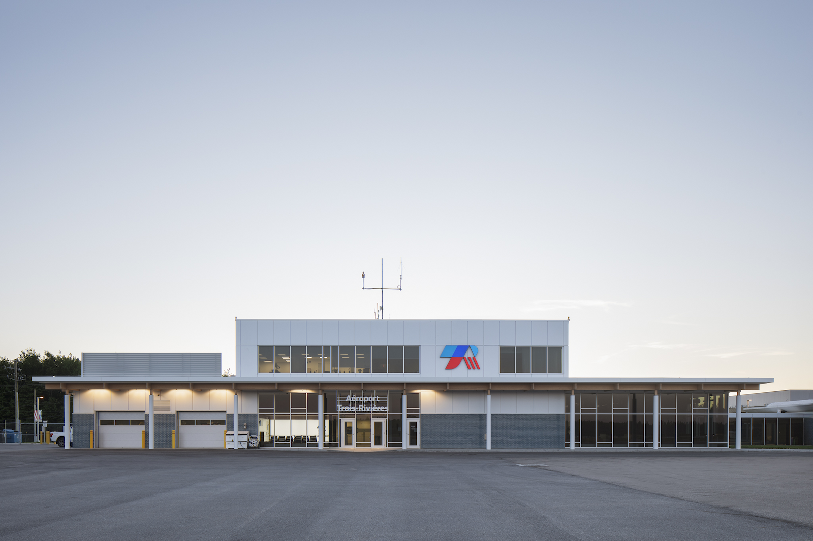 AÉROGARE DE TROIS-RIVIÈRES